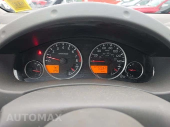 2010 Nissan Frontier LE Crew Cab Medium Bed – miniatura 6