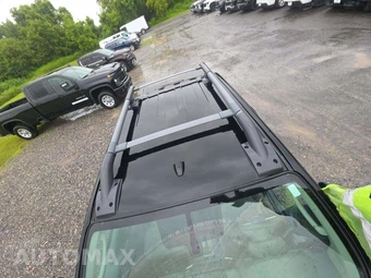 2010 Nissan Frontier LE Crew Cab Medium Bed – miniatura 9