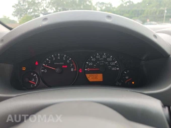 2010 Nissan Frontier XE Extended Cab Medium Bed – miniatura 6