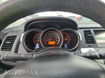 2010 Nissan Murano S - miniatura 16
