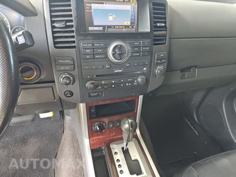 2010 Nissan Pathfinder LE – miniatura 11