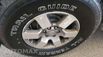 2010 Nissan Pathfinder LE – miniatura 30