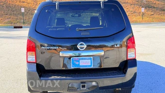2010 Nissan Pathfinder LE - miniatura 11