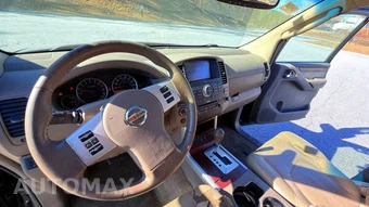 2010 Nissan Pathfinder LE - miniatura 18