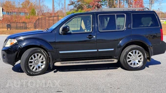2010 Nissan Pathfinder LE - miniatura 9