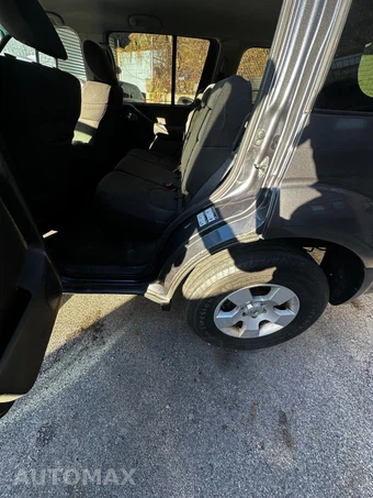 2010 Nissan Pathfinder S – miniatura 11