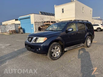 2010 Nissan Pathfinder SE - miniatura 11