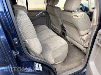 2010 Nissan Pathfinder SE - miniatura 12