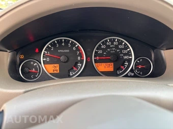 2010 Nissan Pathfinder SE - miniatura 25