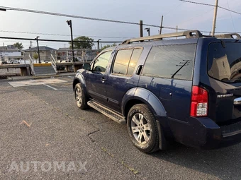 2010 Nissan Pathfinder SE - miniatura 7