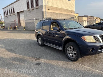 2010 Nissan Pathfinder SE - miniatura 9