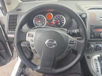 2010 Nissan Sentra 2.0 S – miniatura 10