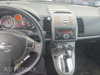 2010 Nissan Sentra 2.0 S – miniatura 11
