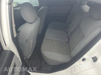 2010 Nissan Sentra 2.0 S – miniatura 13