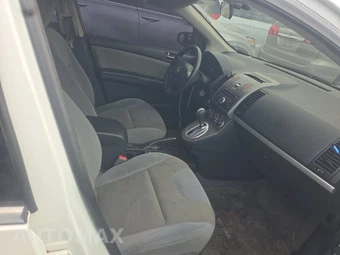 2010 Nissan Sentra 2.0 S – miniatura 8