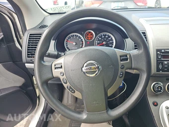 2010 Nissan Sentra 2.0 S – miniatura 10
