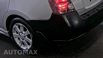 2010 Nissan Sentra 2.0 SR – miniatura 10