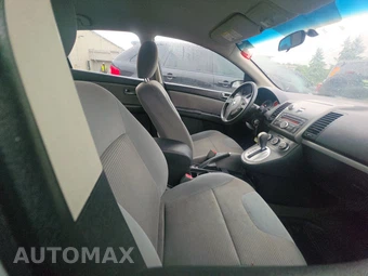 2010 Nissan Sentra 2.0 SR – miniatura 13