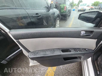 2010 Nissan Sentra 2.0 SR – miniatura 14