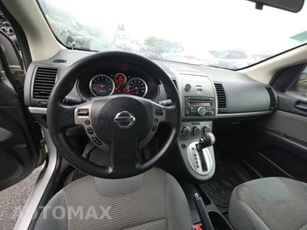 2010 Nissan Sentra 2.0 SR – miniatura 16