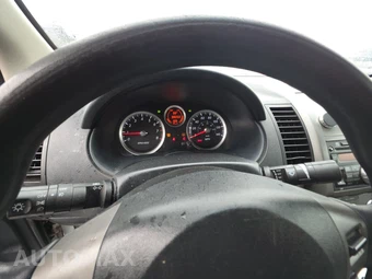 2010 Nissan Sentra 2.0 SR – miniatura 17