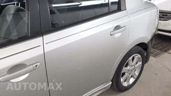 2010 Nissan Sentra 2.0 SR – miniatura 29
