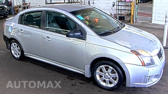 2010 Nissan Sentra 2.0 SR – miniatura 3