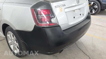 2010 Nissan Sentra 2.0 SR – miniatura 32