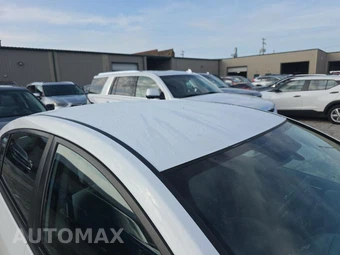 2010 Nissan Sentra 2.0 SR – miniatura 12