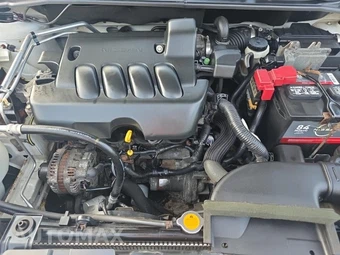 2010 Nissan Sentra 2.0 SR – miniatura 18