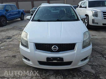 2010 Nissan Sentra 2.0 SR – miniatura 2