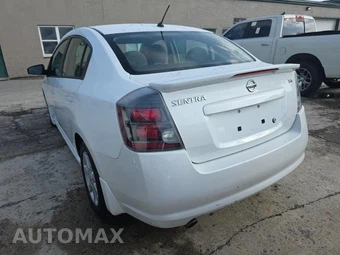 2010 Nissan Sentra 2.0 SR – miniatura 5