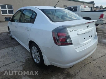 2010 Nissan Sentra 2.0 SR – miniatura 6