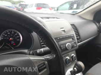 2010 Nissan Sentra 2.0 SR – miniatura 11