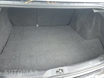 2010 Nissan Sentra 2.0 SR – miniatura 16