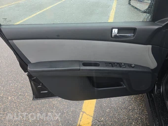 2010 Nissan Sentra 2.0 SR – miniatura 9