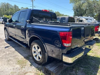 2010 Nissan TITAN LE Crew Cab Short Bed - miniatura 5
