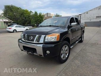 2010 Nissan TITAN SE Crew Cab Short Bed