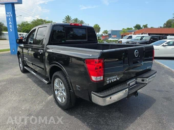 2010 Nissan TITAN SE Crew Cab Short Bed - miniatura 2