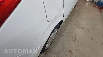 2010 Nissan Versa 1.8 S Hatchback – miniatura 12