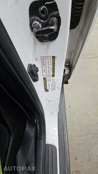 2010 Nissan Versa 1.8 S Hatchback – miniatura 16