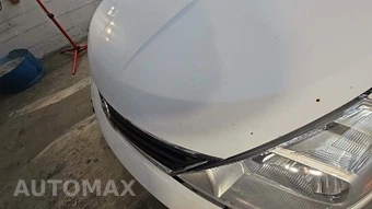 2010 Nissan Versa 1.8 S Hatchback – miniatura 2