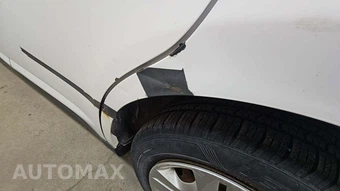2010 Nissan Versa 1.8 S Hatchback – miniatura 6