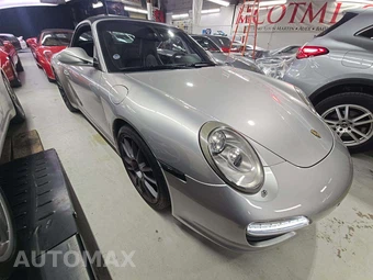 2010 Porsche 911 Cabriolet Carrera S - miniatura 4