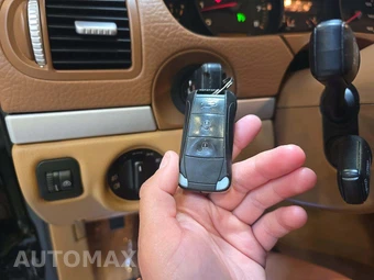 2010 Porsche Cayenne - miniatura 8