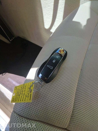 2010 Porsche Panamera 4S – miniatura 8