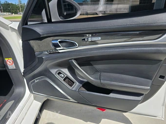 2010 Porsche Panamera Turbo - miniatura 12