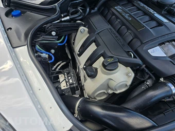 2010 Porsche Panamera Turbo - miniatura 15