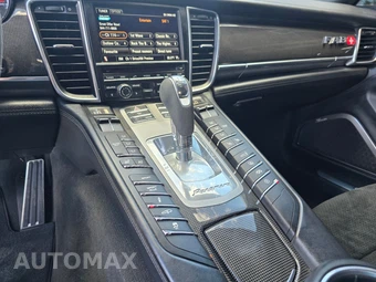 2010 Porsche Panamera Turbo - miniatura 32