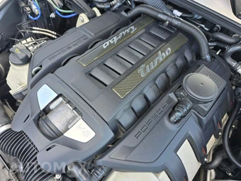 2010 Porsche Panamera Turbo - miniatura 9